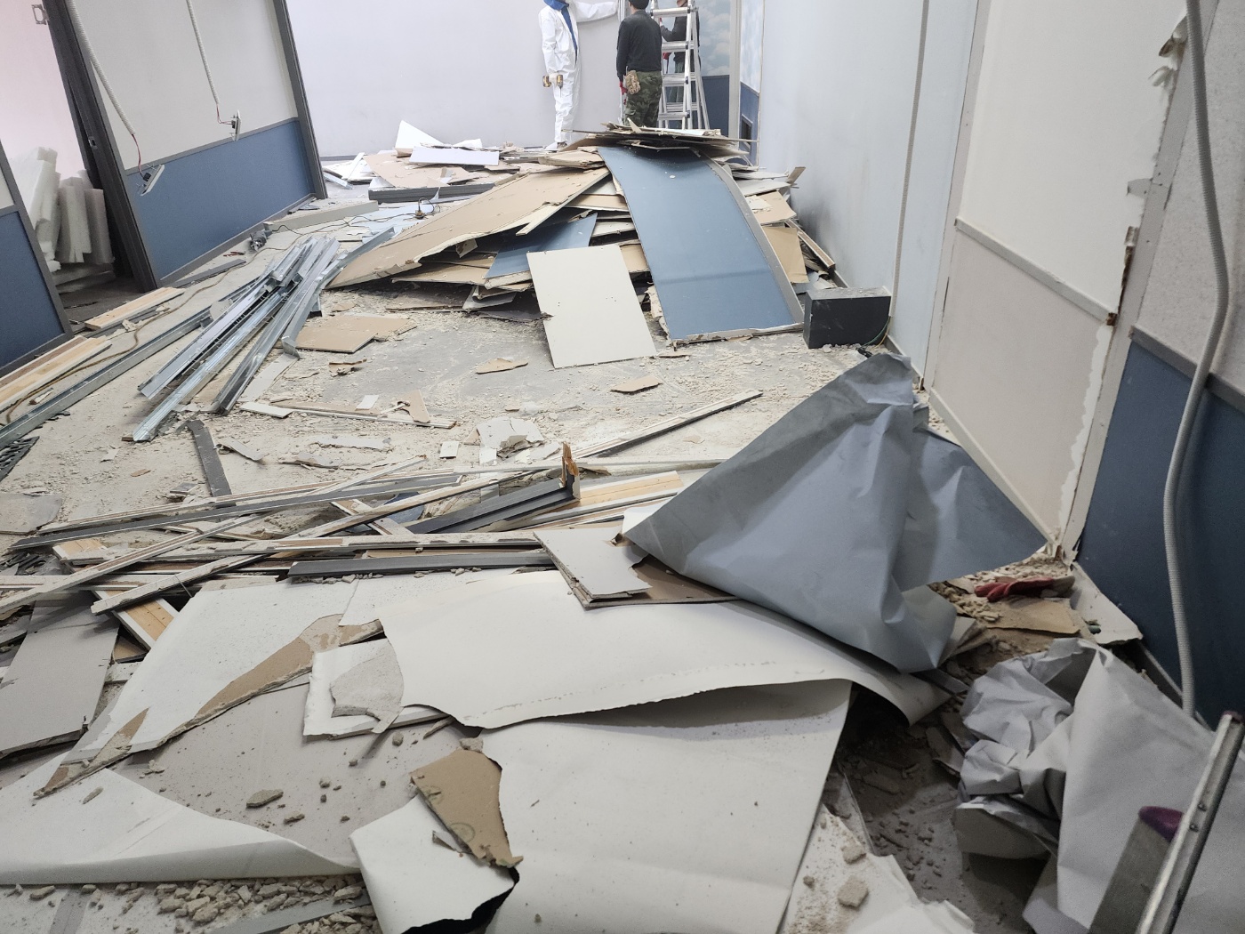 매장·사무실 철거 현장